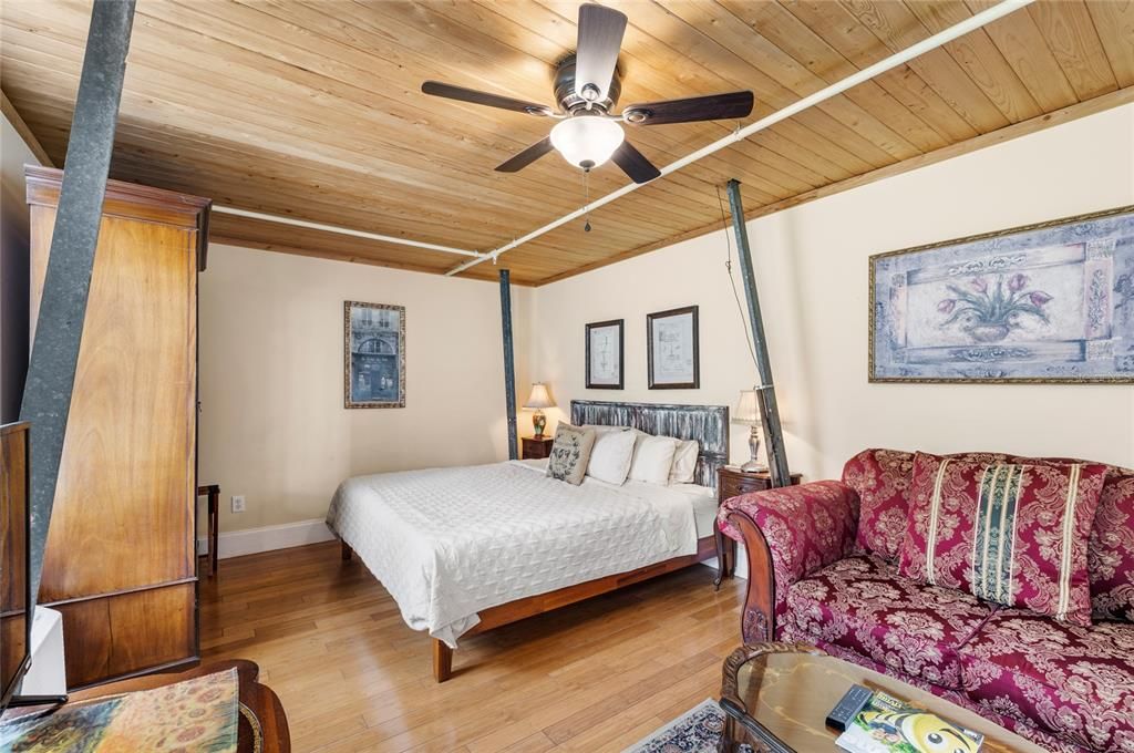 待售: $1,675,000 (7 贝兹, 8 浴室, 4552 平方英尺)