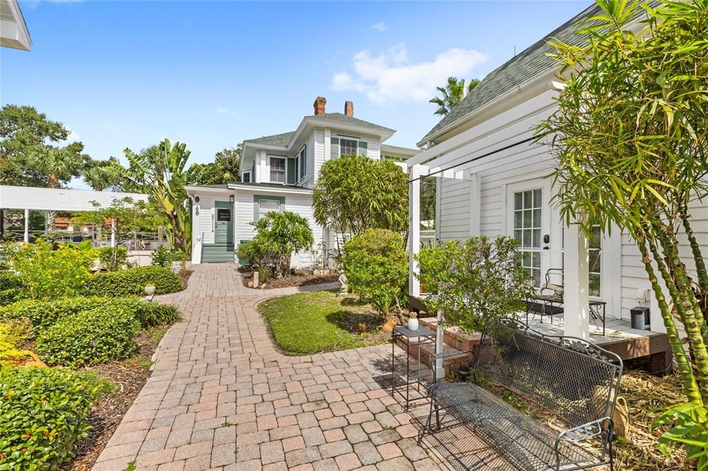 待售: $1,675,000 (7 贝兹, 8 浴室, 4552 平方英尺)