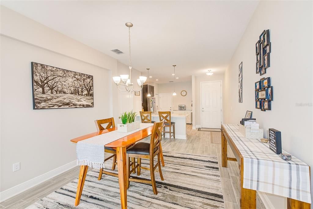 En Venta: $395,000 (2 camas, 2 baños, 1571 Pies cuadrados)