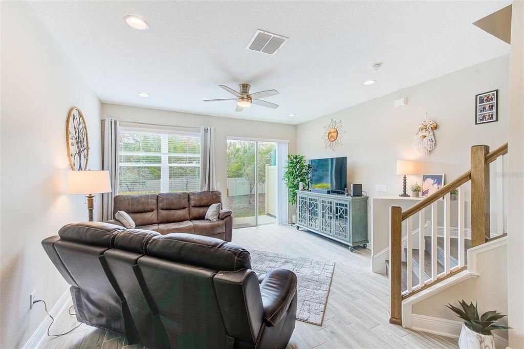 En Venta: $395,000 (2 camas, 2 baños, 1571 Pies cuadrados)