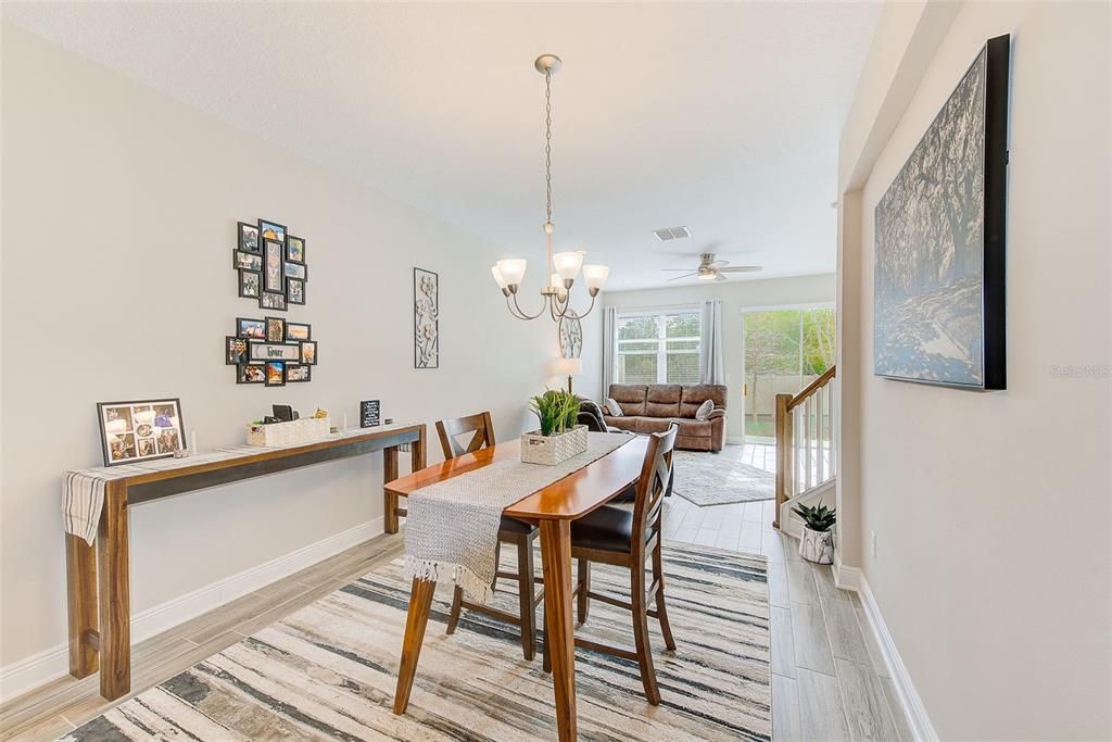 En Venta: $395,000 (2 camas, 2 baños, 1571 Pies cuadrados)