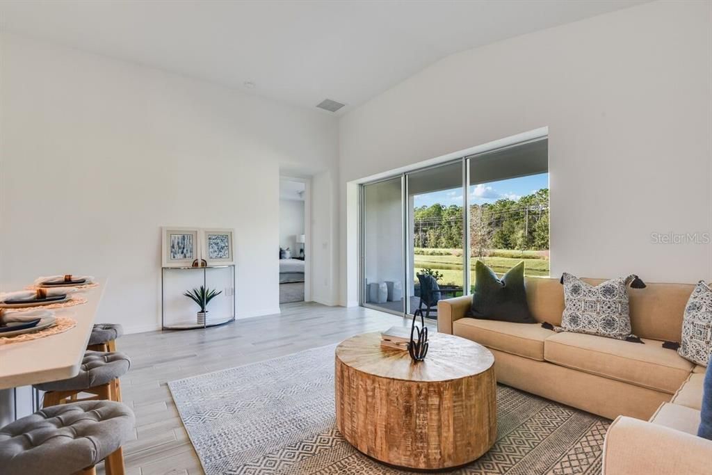 Activo con contrato: $496,034 (3 camas, 2 baños, 2055 Pies cuadrados)