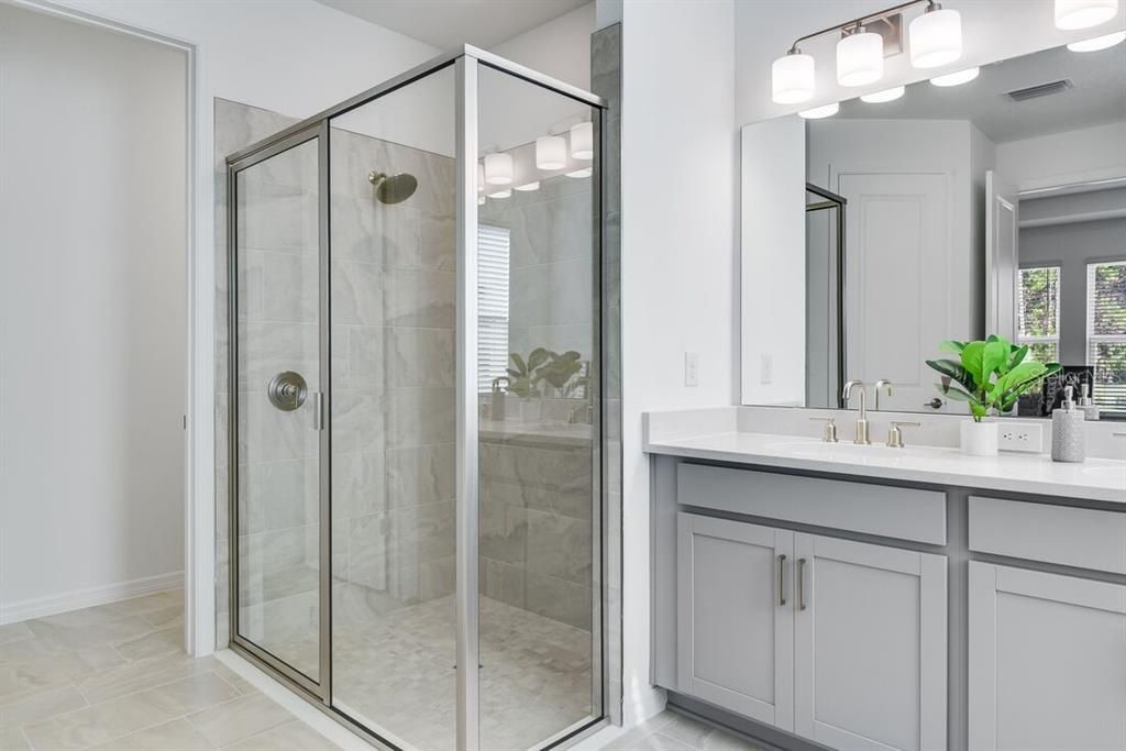 Activo con contrato: $496,034 (3 camas, 2 baños, 2055 Pies cuadrados)