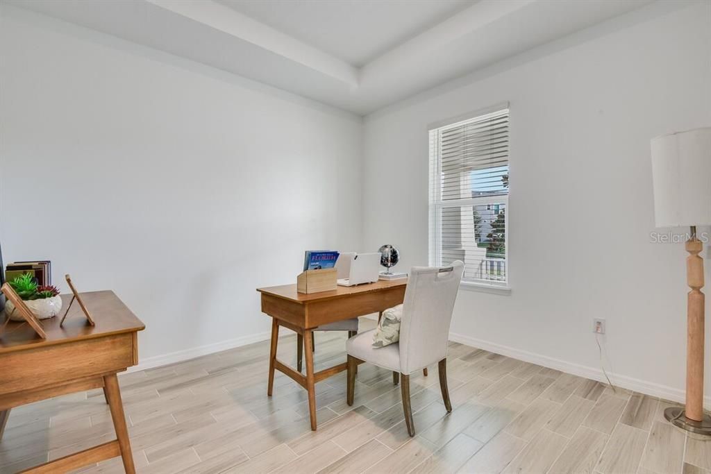 Activo con contrato: $496,034 (3 camas, 2 baños, 2055 Pies cuadrados)