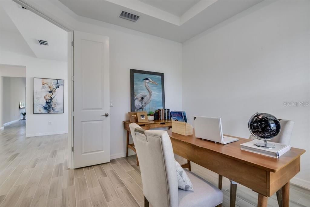 Activo con contrato: $496,034 (3 camas, 2 baños, 2055 Pies cuadrados)