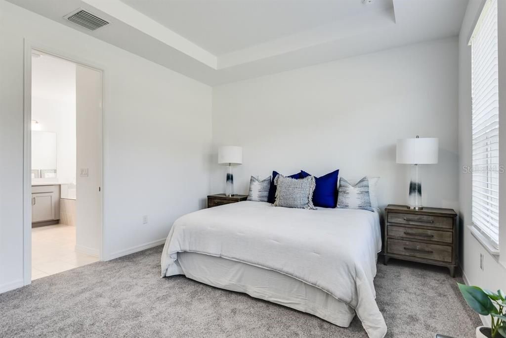 Activo con contrato: $496,034 (3 camas, 2 baños, 2055 Pies cuadrados)