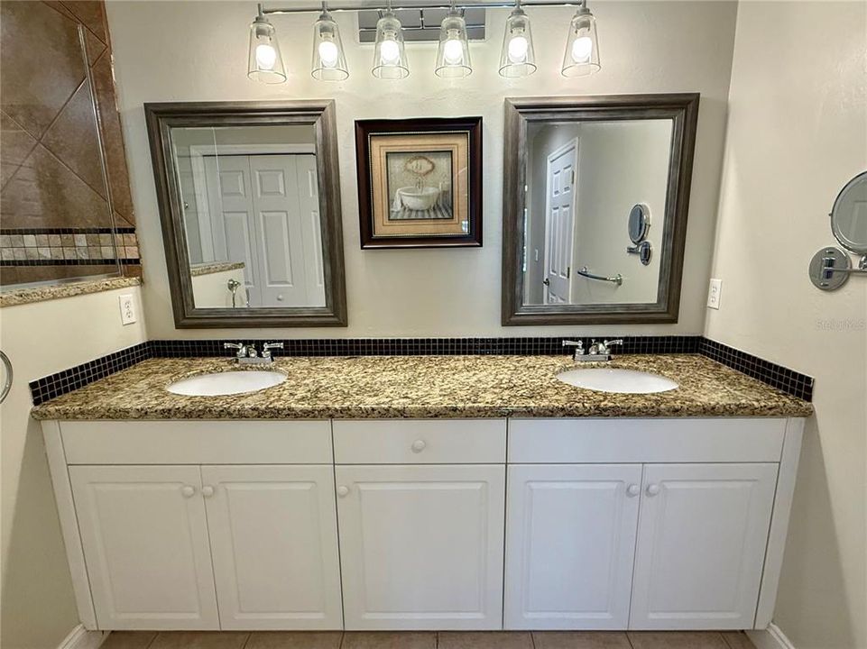 For Sale: $467,000 (3 beds, 2 baths, 1819 Square Feet)