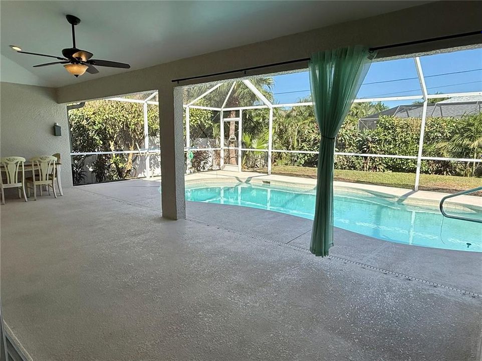 For Sale: $467,000 (3 beds, 2 baths, 1819 Square Feet)