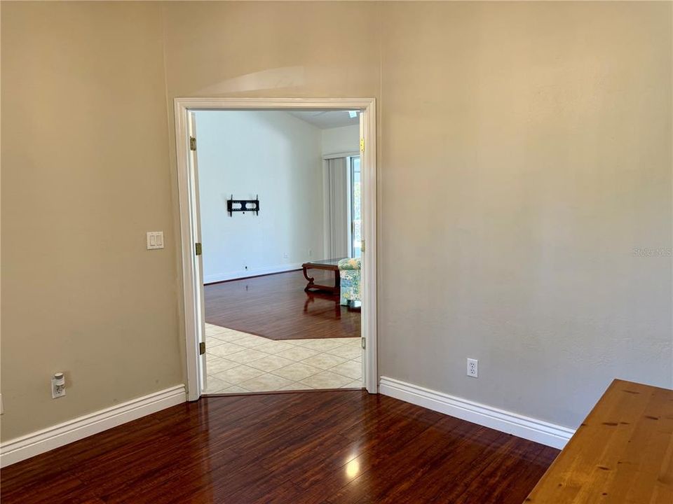 For Sale: $467,000 (3 beds, 2 baths, 1819 Square Feet)