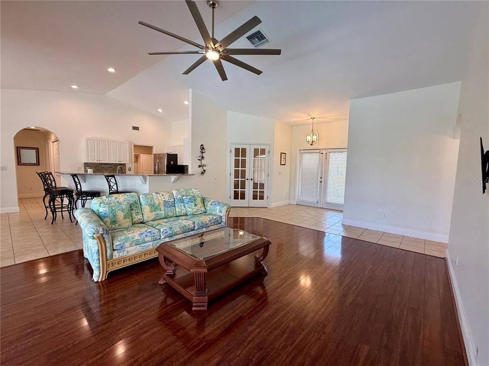 For Sale: $467,000 (3 beds, 2 baths, 1819 Square Feet)