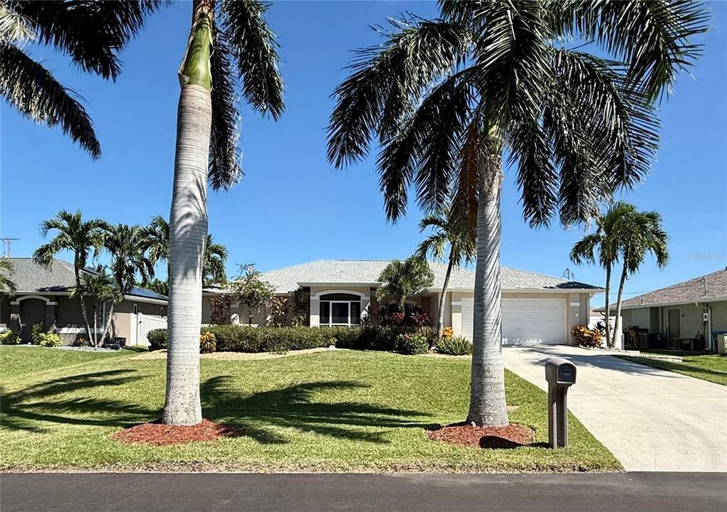 For Sale: $467,000 (3 beds, 2 baths, 1819 Square Feet)