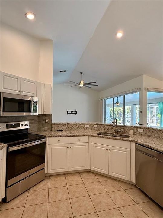 For Sale: $467,000 (3 beds, 2 baths, 1819 Square Feet)