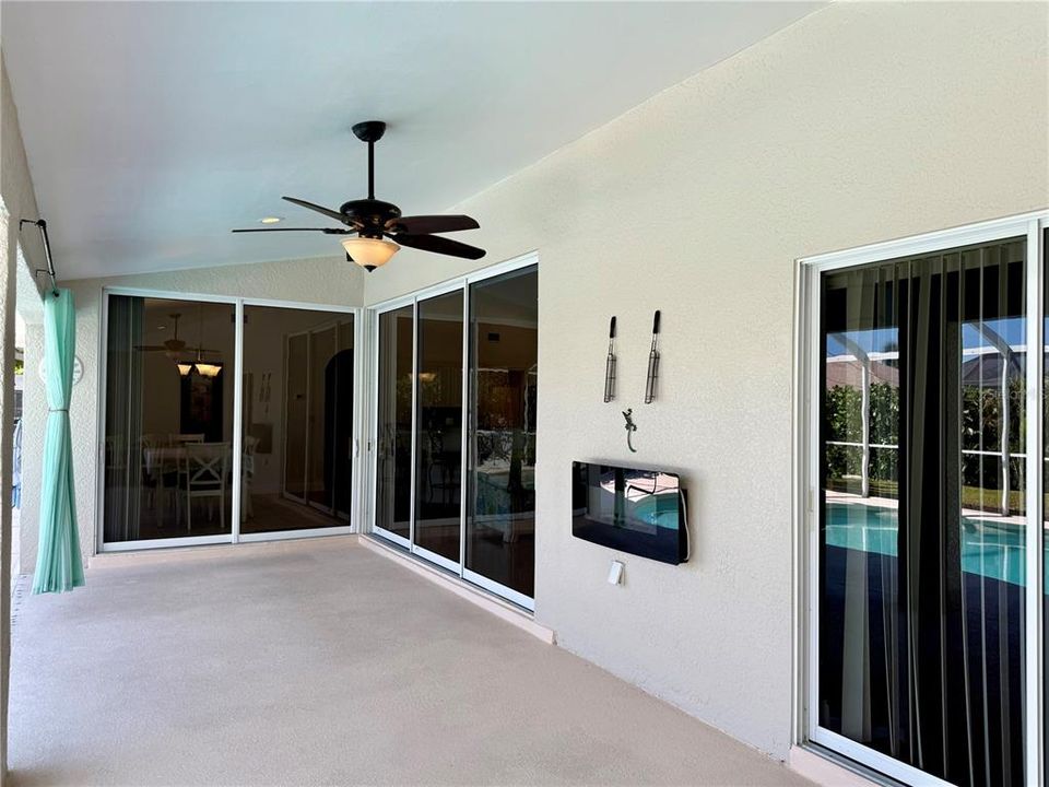 For Sale: $467,000 (3 beds, 2 baths, 1819 Square Feet)