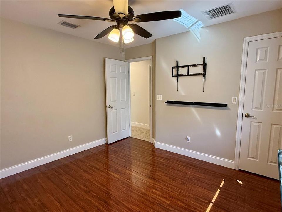 For Sale: $467,000 (3 beds, 2 baths, 1819 Square Feet)