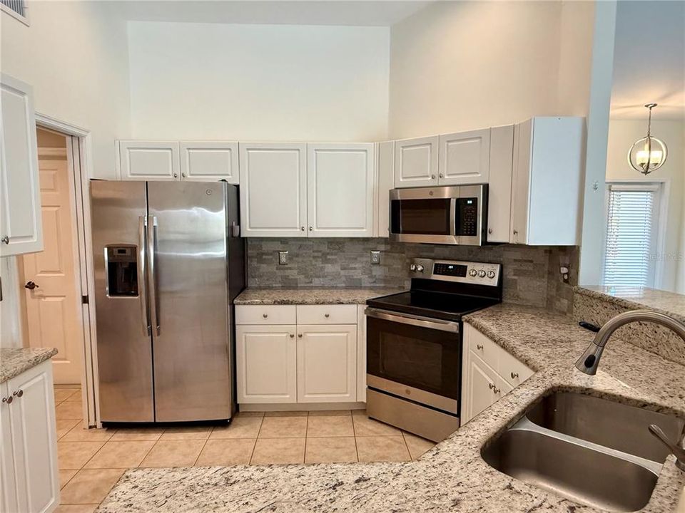 For Sale: $467,000 (3 beds, 2 baths, 1819 Square Feet)