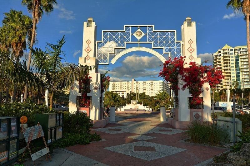 待售: $999,000 (2 贝兹, 2 浴室, 1575 平方英尺)