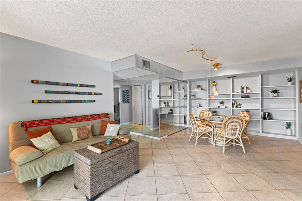 待售: $999,000 (2 贝兹, 2 浴室, 1575 平方英尺)