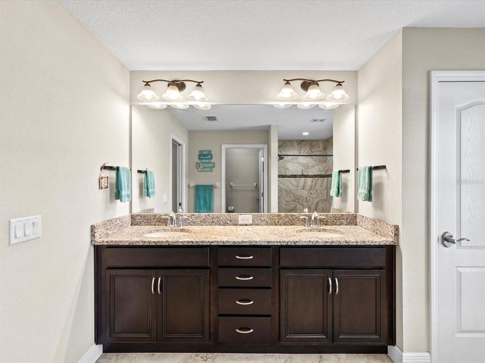 En Venta: $675,000 (3 camas, 2 baños, 1908 Pies cuadrados)