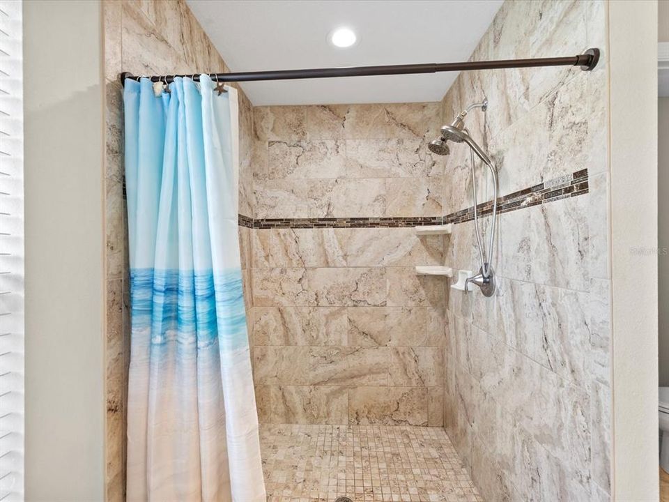 En Venta: $675,000 (3 camas, 2 baños, 1908 Pies cuadrados)