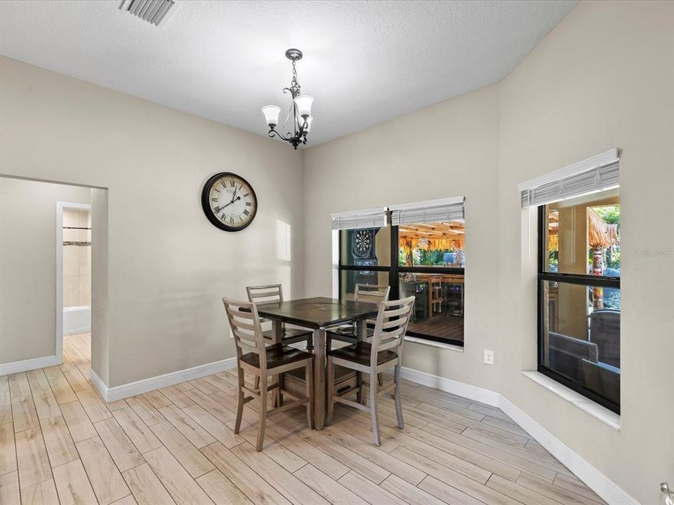 En Venta: $675,000 (3 camas, 2 baños, 1908 Pies cuadrados)