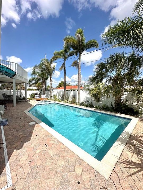 Activo con contrato: $2,700 (2 camas, 1 baños, 1128 Pies cuadrados)