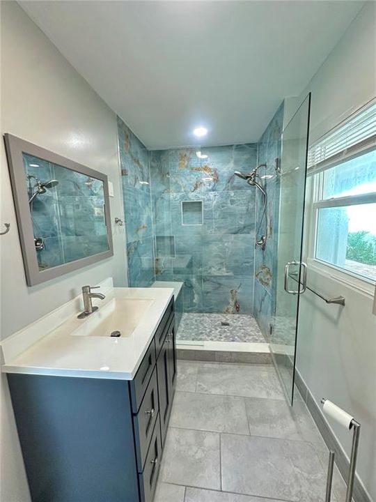 Activo con contrato: $2,700 (2 camas, 1 baños, 1128 Pies cuadrados)