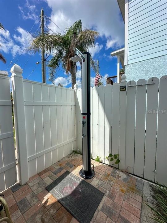 Activo con contrato: $2,700 (2 camas, 1 baños, 1128 Pies cuadrados)