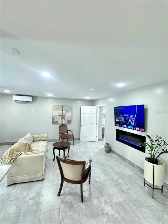 Activo con contrato: $2,700 (2 camas, 1 baños, 1128 Pies cuadrados)