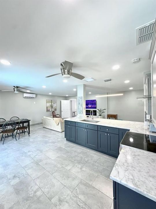 Activo con contrato: $2,700 (2 camas, 1 baños, 1128 Pies cuadrados)