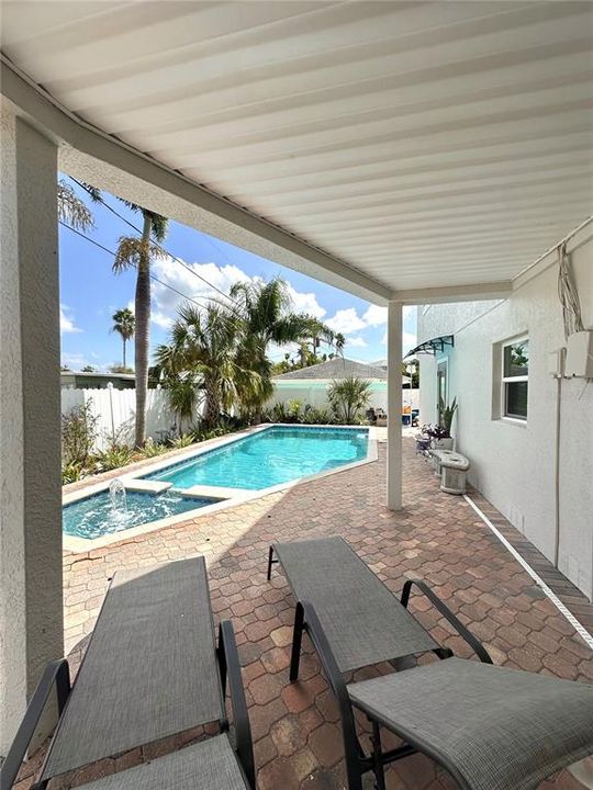 Activo con contrato: $2,700 (2 camas, 1 baños, 1128 Pies cuadrados)