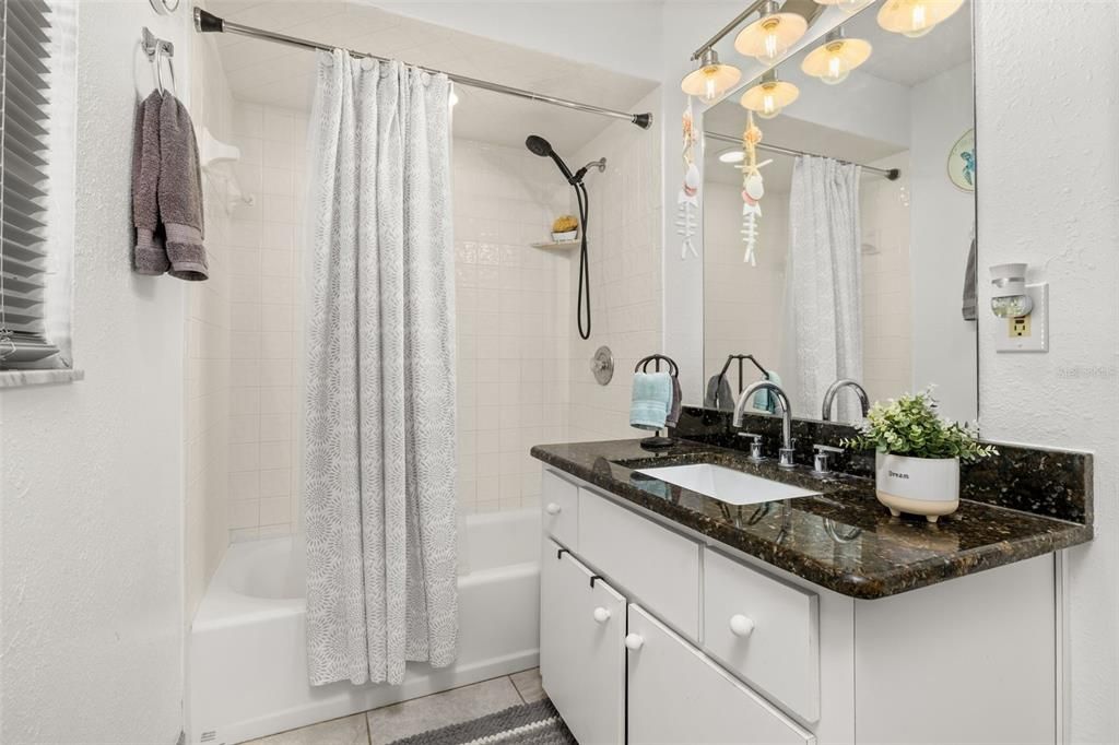 待售: $345,900 (3 贝兹, 2 浴室, 2034 平方英尺)