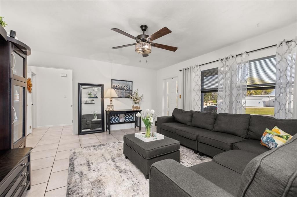 待售: $345,900 (3 贝兹, 2 浴室, 2034 平方英尺)