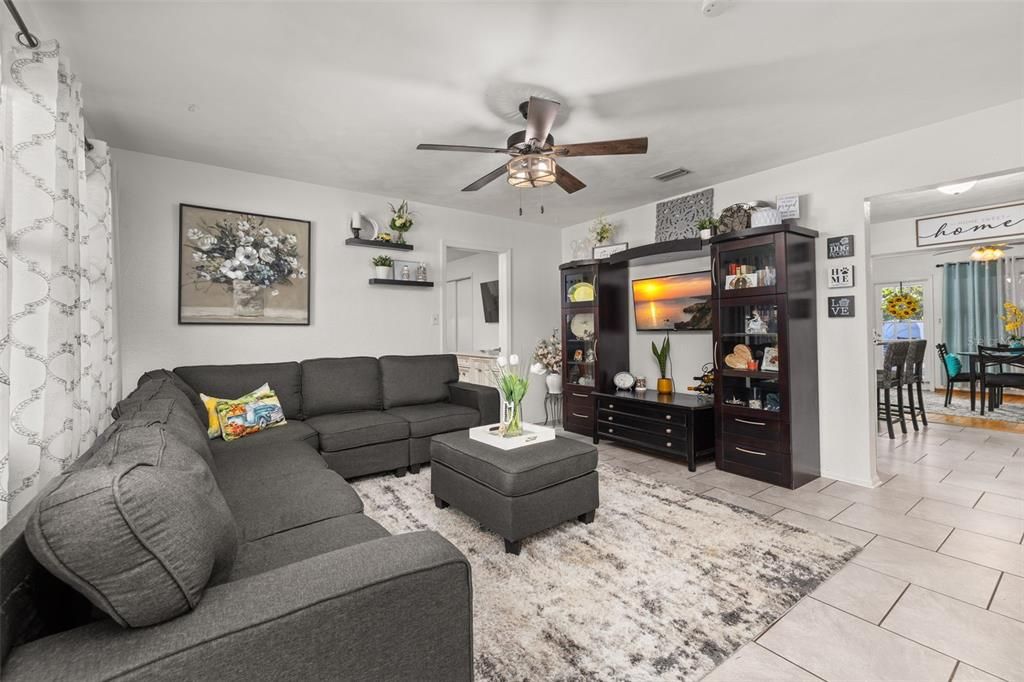 待售: $345,900 (3 贝兹, 2 浴室, 2034 平方英尺)