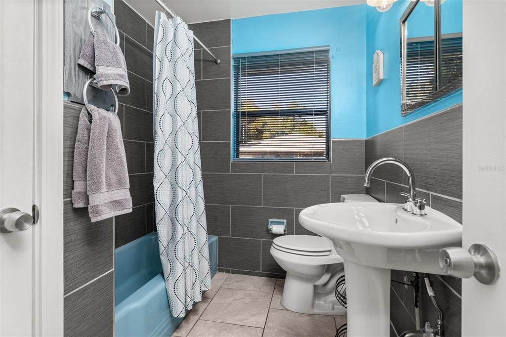 待售: $345,900 (3 贝兹, 2 浴室, 2034 平方英尺)