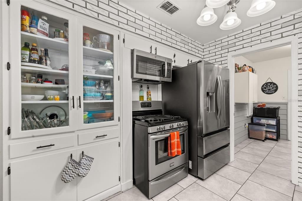 待售: $345,900 (3 贝兹, 2 浴室, 2034 平方英尺)