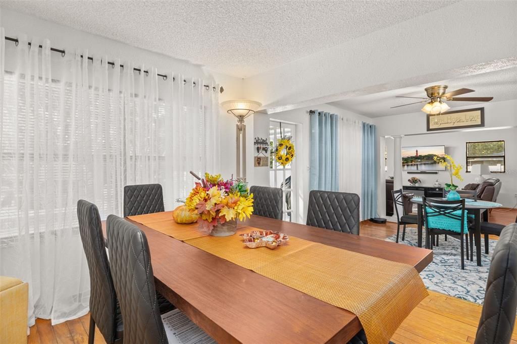 待售: $345,900 (3 贝兹, 2 浴室, 2034 平方英尺)