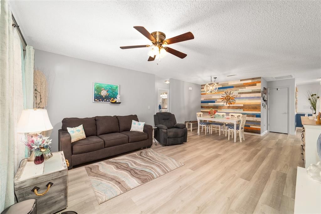 Active With Contract: $217,500 (2 beds, 2 baths, 1740 Square Feet)