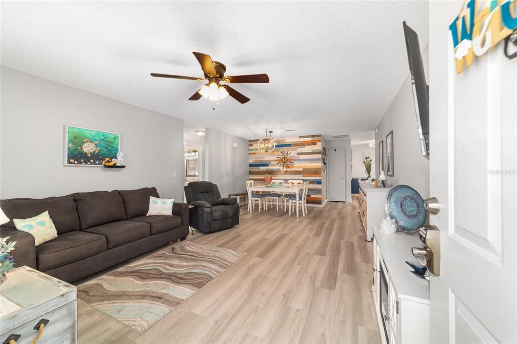 Active With Contract: $217,500 (2 beds, 2 baths, 1740 Square Feet)