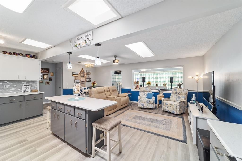 Active With Contract: $217,500 (2 beds, 2 baths, 1740 Square Feet)