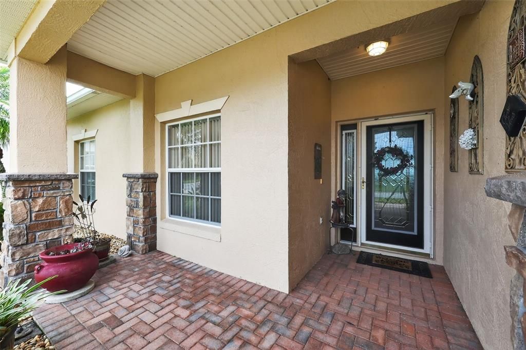 Active With Contract: $324,900 (2 beds, 2 baths, 1688 Square Feet)