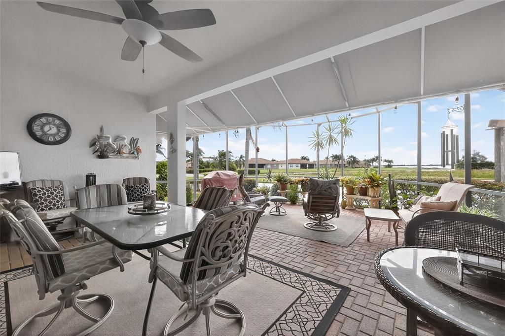 Active With Contract: $324,900 (2 beds, 2 baths, 1688 Square Feet)