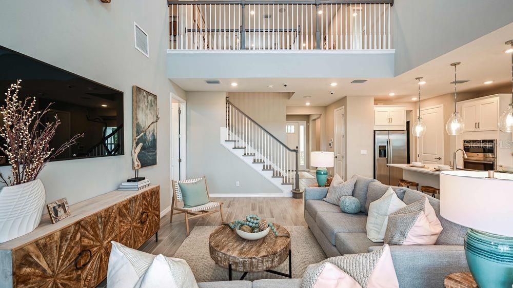 合同活跃: $568,109 (4 贝兹, 3 浴室, 2600 平方英尺)