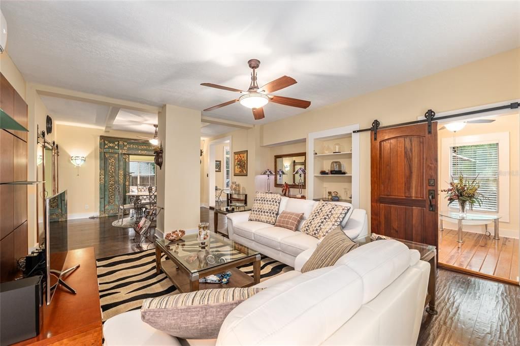 For Sale: $599,000 (2 beds, 2 baths, 2273 Square Feet)