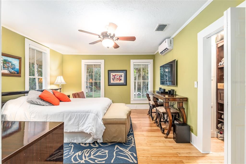 For Sale: $599,000 (2 beds, 2 baths, 2273 Square Feet)