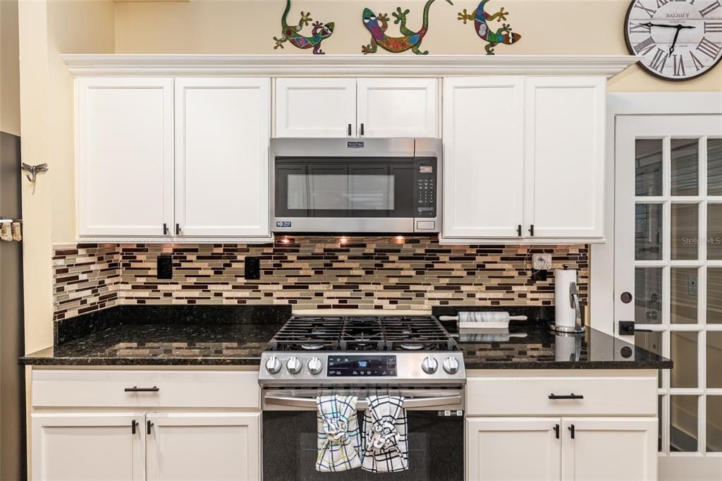 For Sale: $599,000 (2 beds, 2 baths, 2273 Square Feet)