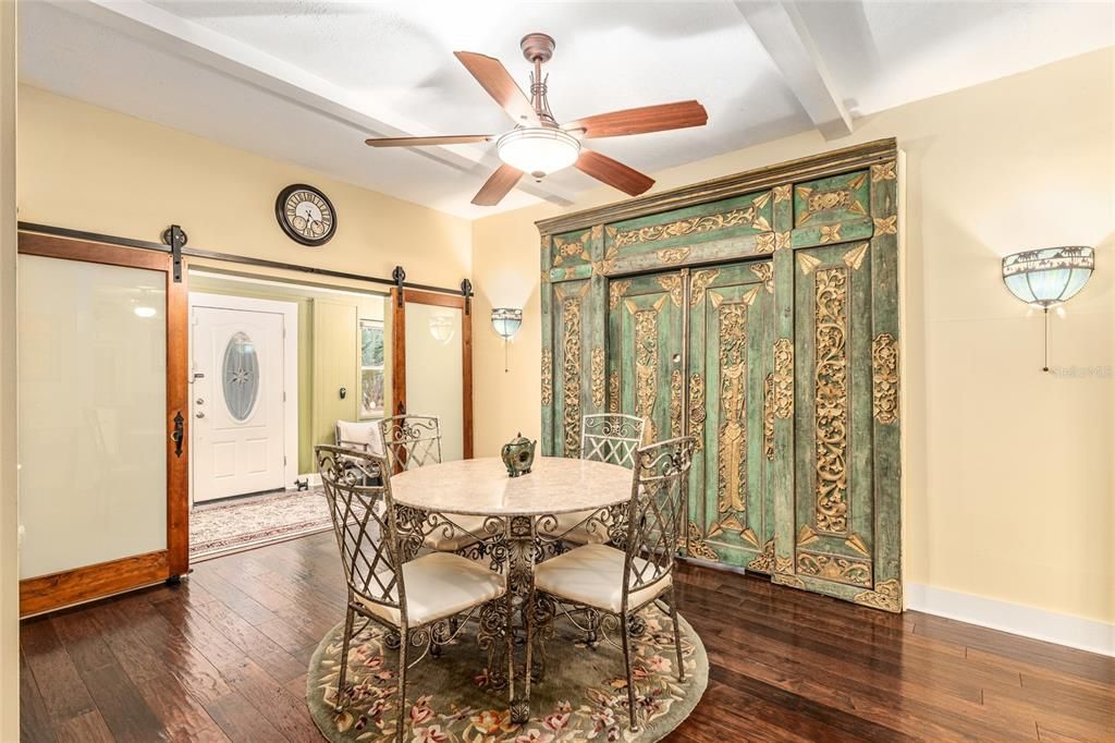 For Sale: $599,000 (2 beds, 2 baths, 2273 Square Feet)