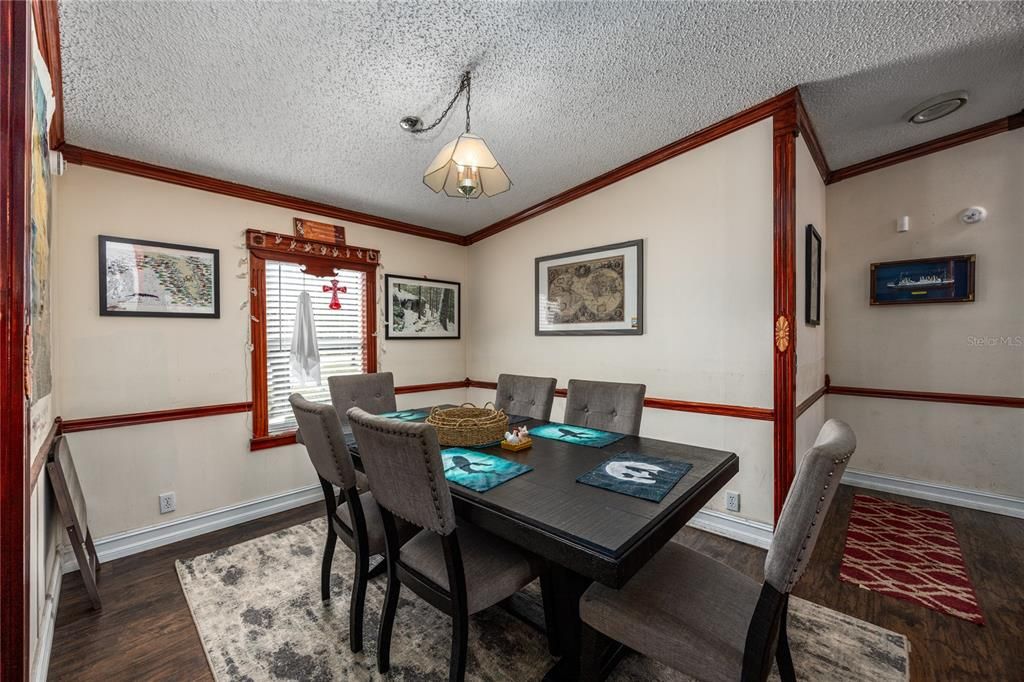 For Sale: $220,000 (3 beds, 2 baths, 1640 Square Feet)