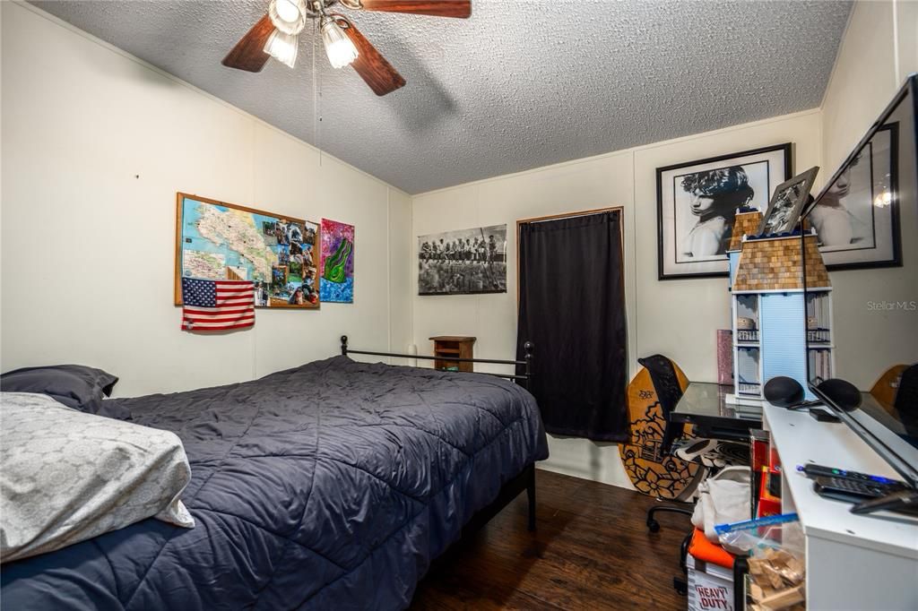 For Sale: $220,000 (3 beds, 2 baths, 1640 Square Feet)