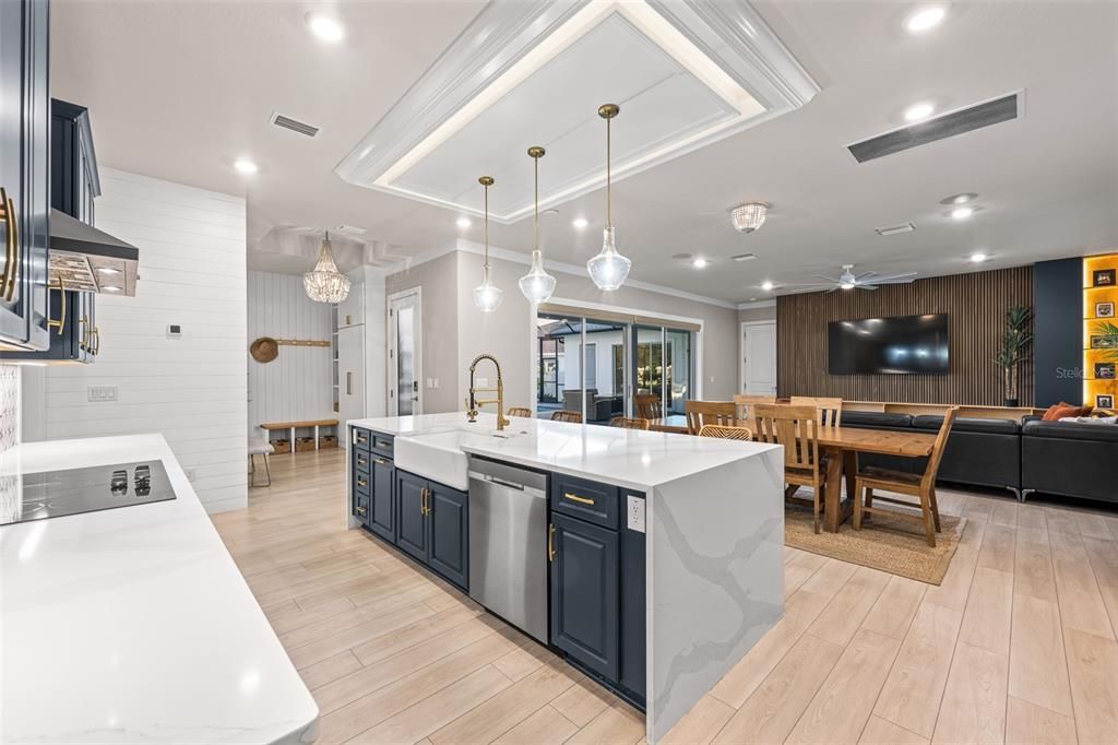 En Venta: $1,150,000 (6 camas, 4 baños, 3492 Pies cuadrados)