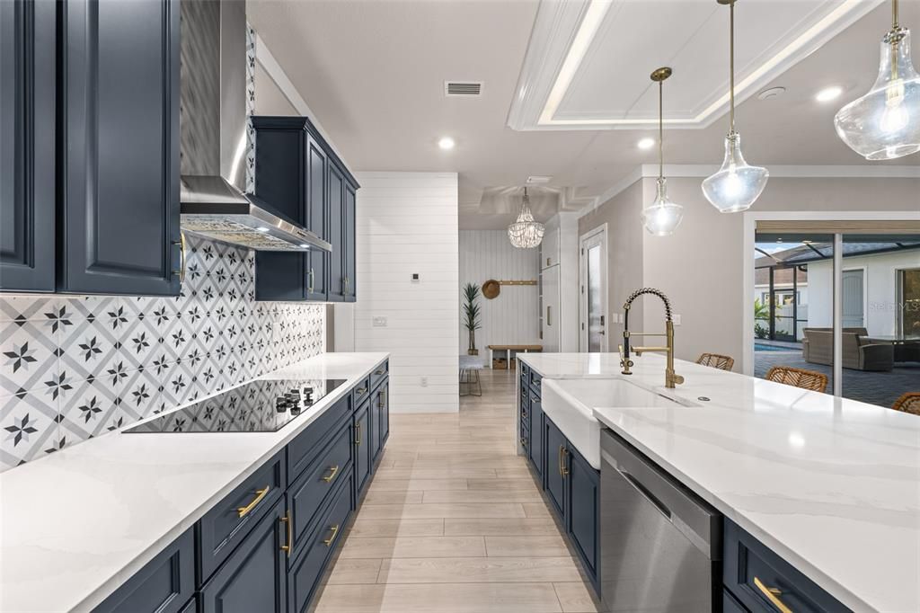 En Venta: $1,150,000 (6 camas, 4 baños, 3492 Pies cuadrados)